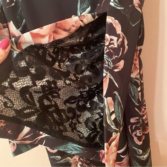 Jax Black Label • Floral Shift Dress w/ Lace Inlay Bell Sleeves • Size 16 • EUC - Picture 2 of 5